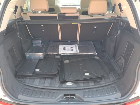 Used 2024 Land Rover Discovery Sport S image 25