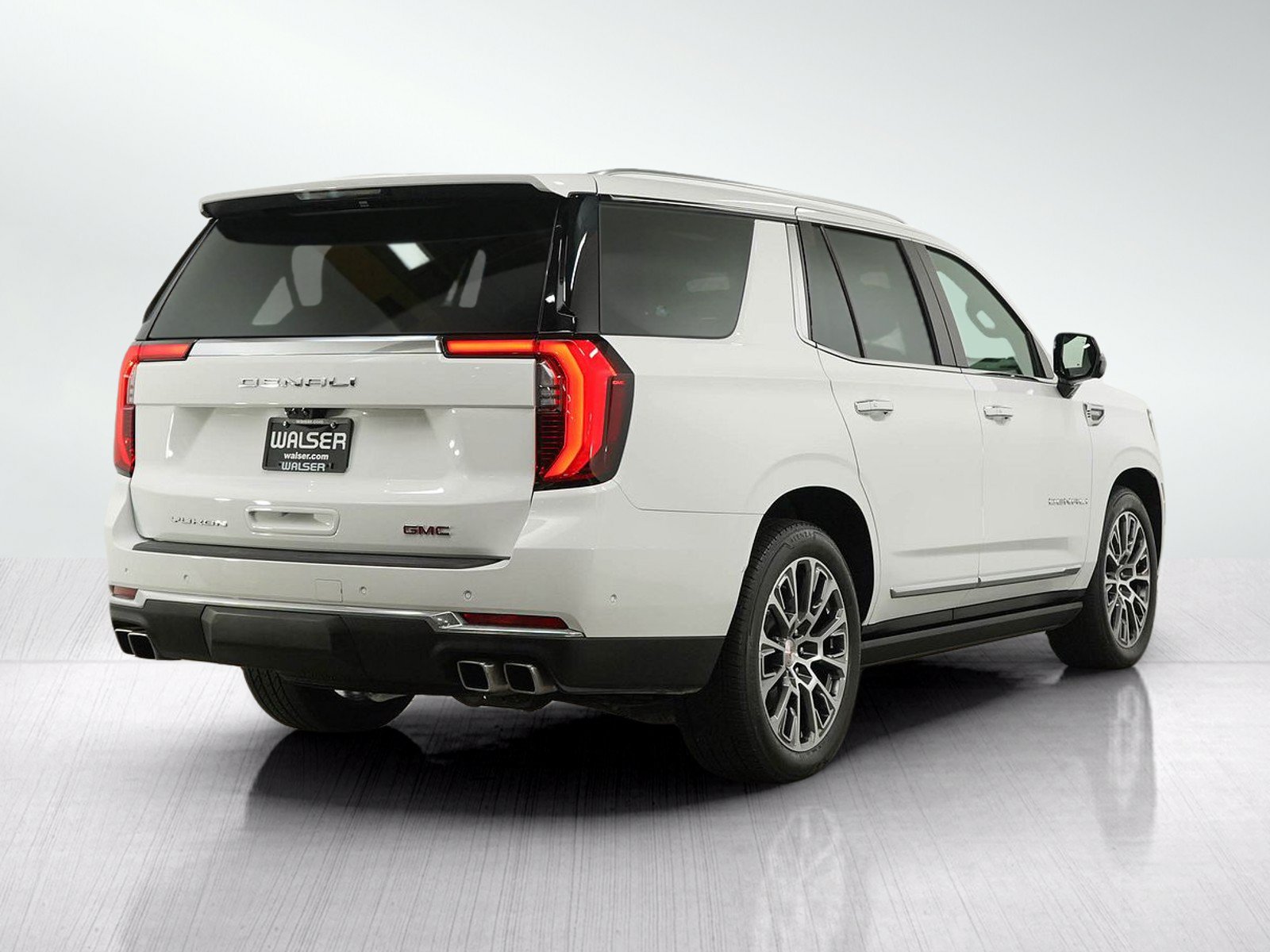 Used 2025 GMC Yukon Denali w/ Denali Reserve Package AWD/4WD image 5