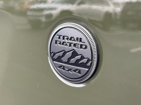 Used 2022 Jeep Gladiator Sport AWD/4WD image 14