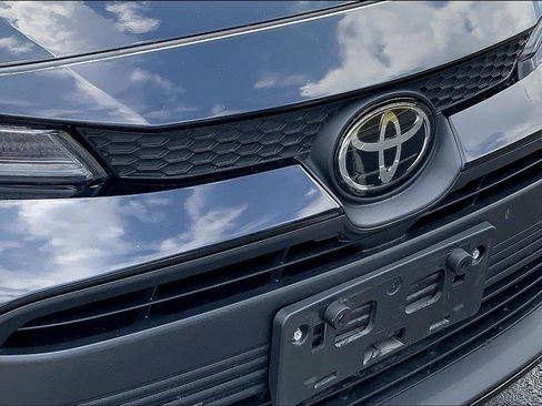 Used 2024 Toyota Corolla LE FWD image 28