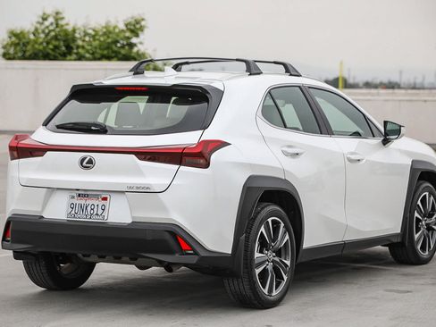 Used 2025 Lexus UX 300h FWD image 5