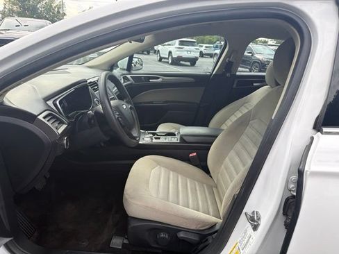 Used 2018 Ford Fusion S FWD image 15