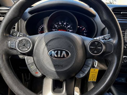 Used 2016 Kia Soul + FWD image 16
