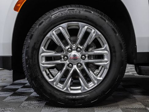 Used 2023 GMC Yukon SLT w/ SLT Luxury Package AWD/4WD image 48