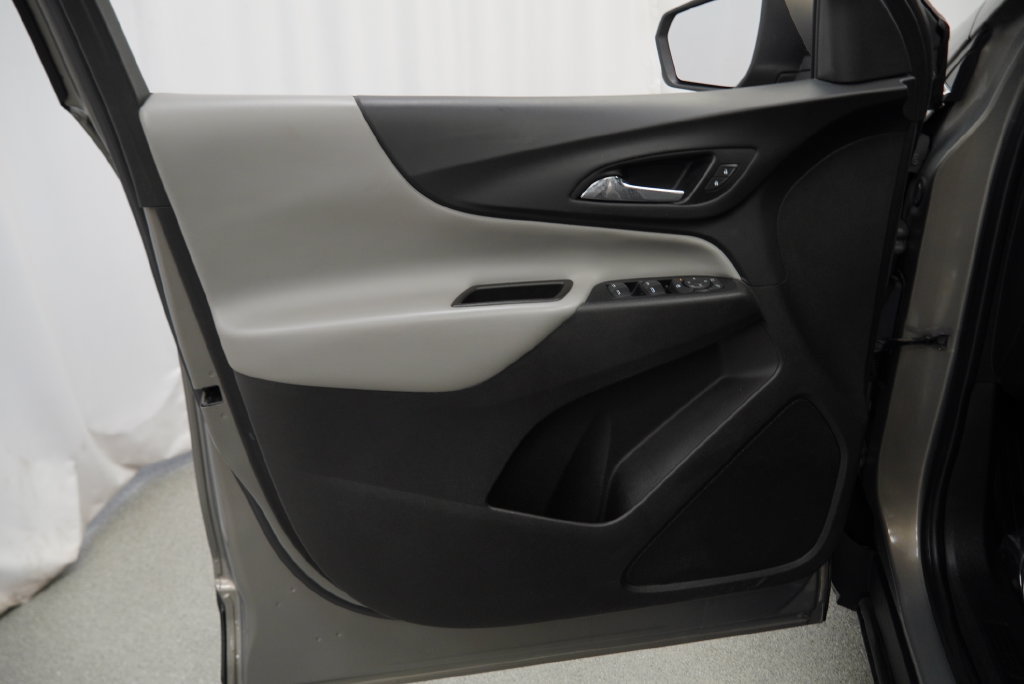Certified 2018 Chevrolet Equinox LT FWD image 30