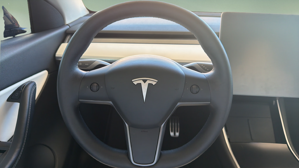 Used 2021 Tesla Model Y Long Range AWD/4WD image 14