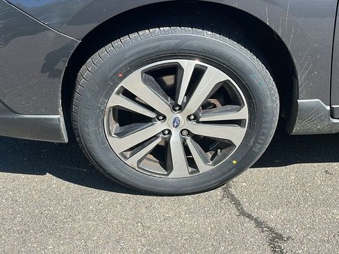 Used 2018 Subaru Outback 2.5i Limited AWD/4WD image 9