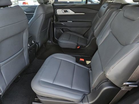 New 2026 Ford Explorer Active w/ Active Comfort Package image 27