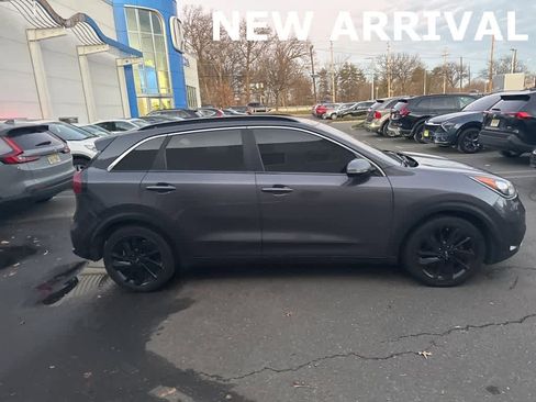 Used 2018 Kia Niro EX w/ EX Touring Graphite Edition image 14