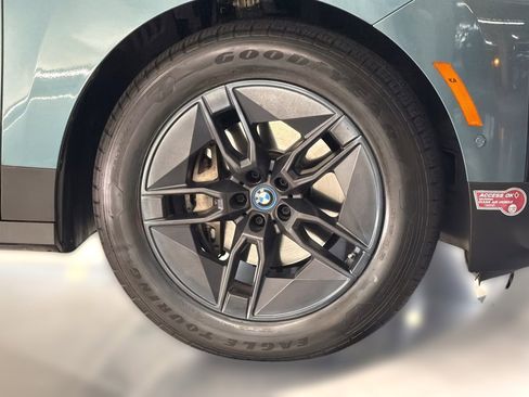 Certified 2023 BMW iX xDrive50 w/ Premium Package AWD/4WD image 11
