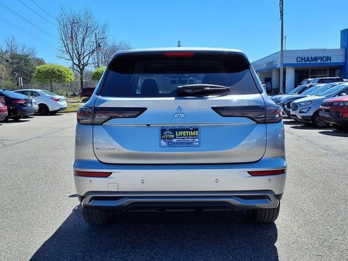 Used 2025 Mitsubishi Outlander SE FWD image 6