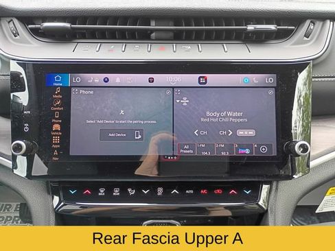 Used 2026 Jeep Grand Cherokee Altitude AWD/4WD image 15