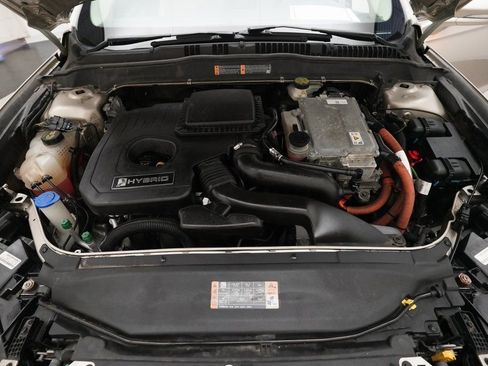 Used 2017 Ford Fusion Titanium image 3