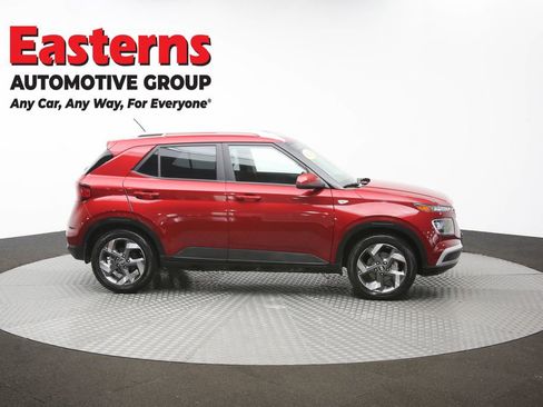 Used 2024 Hyundai Venue Limited FWD image 45