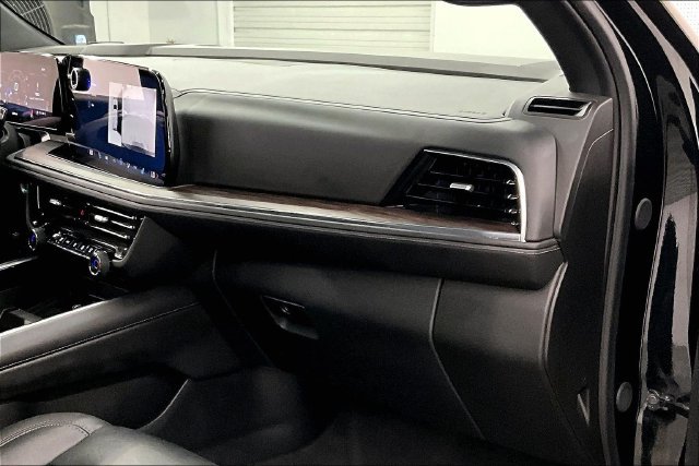 Used 2025 Chevrolet Tahoe Z71 w/ Comfort Package AWD/4WD image 19