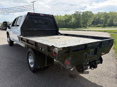 Used 2024 Chevrolet Silverado 3500 LT w/ Convenience Package AWD/4WD image 3