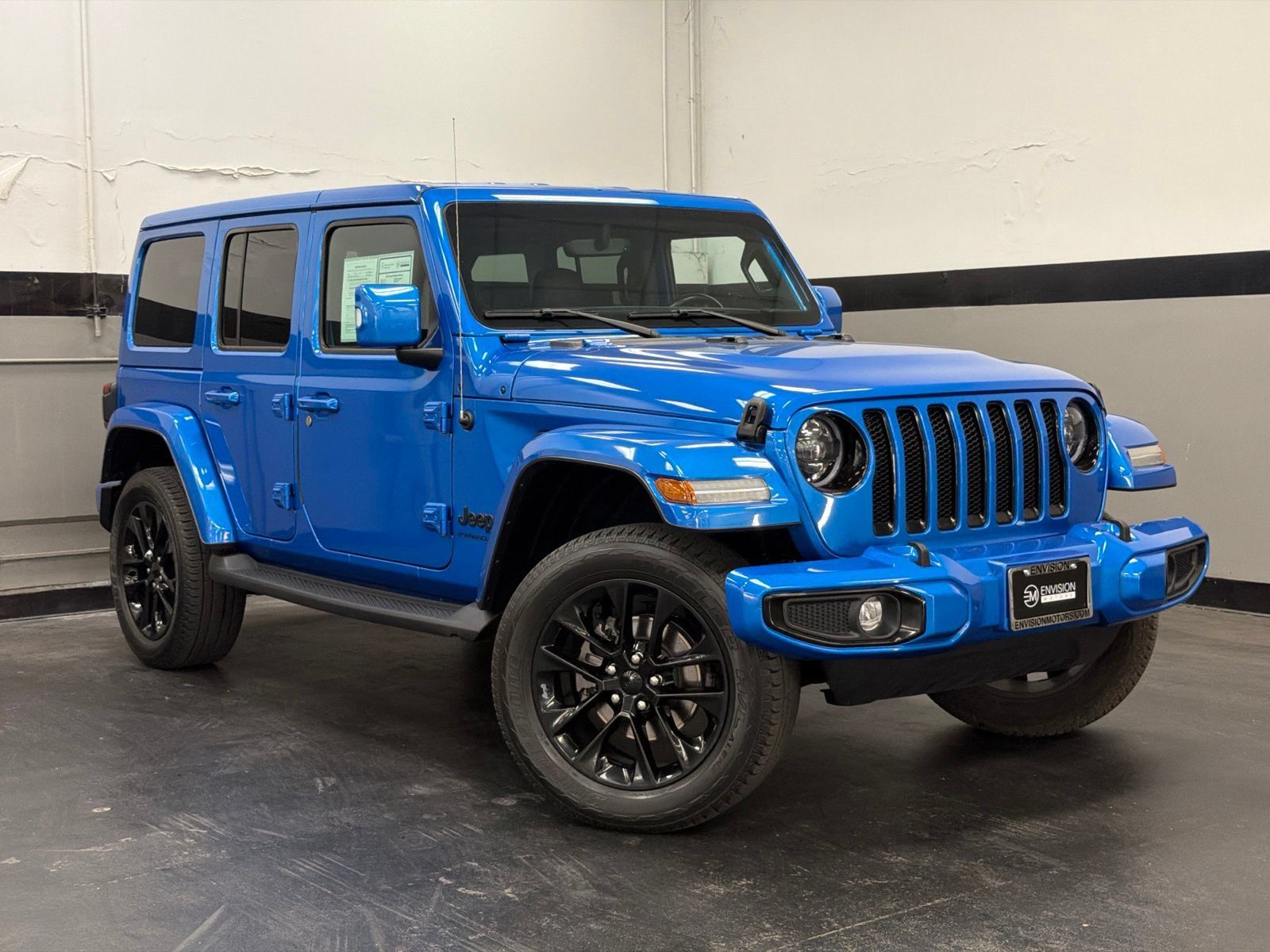 Used 2023 Jeep Wrangler Unlimited Sahara AWD/4WD image 2