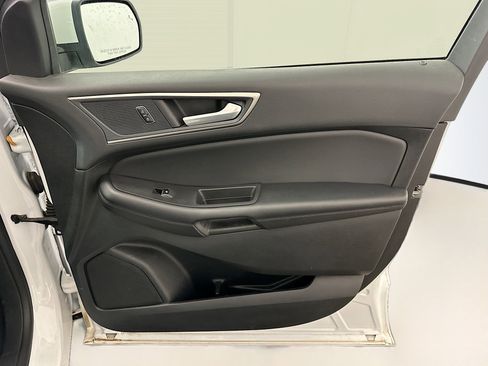 Used 2024 Ford Edge SEL image 33