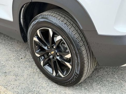 Used 2023 Chevrolet TrailBlazer LT w/ Convenience Package AWD/4WD image 12