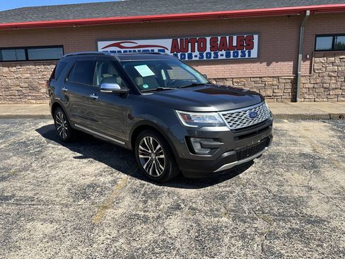 Used 2016 Ford Explorer Platinum image 2