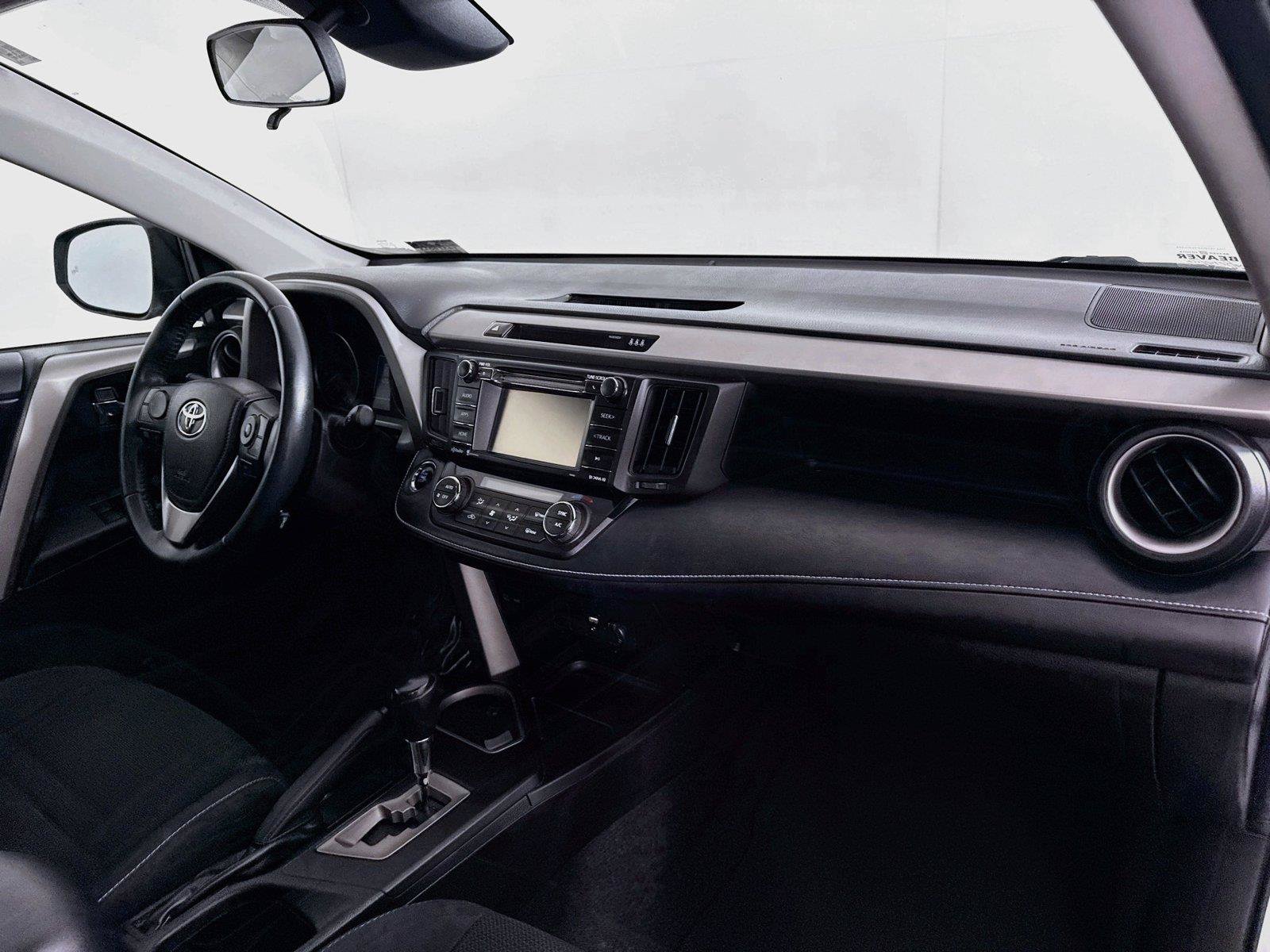 Used 2018 Toyota RAV4 XLE FWD image 41