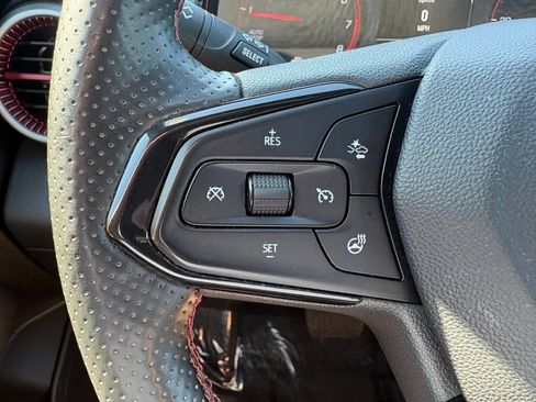 Used 2024 Chevrolet Trax RS w/ Driver Confidence Package FWD image 3