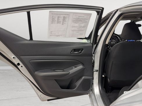 Used 2025 Nissan Altima 2.5 SV FWD image 32