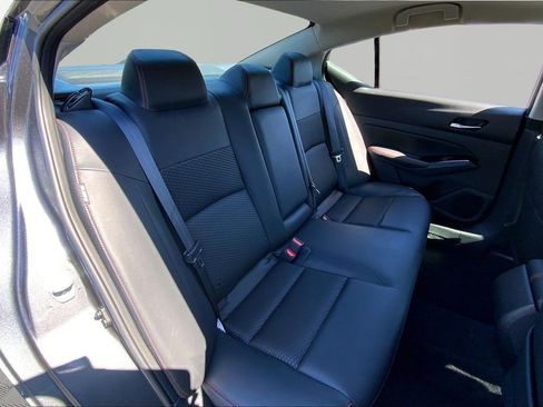 Used 2023 Nissan Altima 2.5 SR FWD image 17