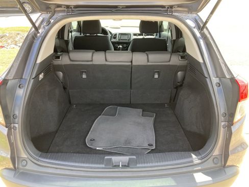 Used 2019 Honda HR-V LX image 6