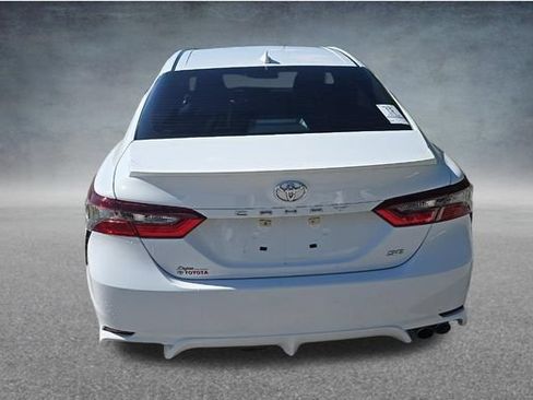 Used 2023 Toyota Camry SE FWD image 5