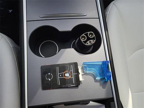 Used 2023 Tesla Model Y Long Range image 27