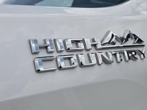 Used 2024 Chevrolet Silverado 2500 High Country w/ Z71 Off-Road Package AWD/4WD image 11