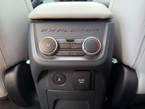 Used 2025 Ford Explorer Platinum w/ Ultimate Package AWD/4WD image 21