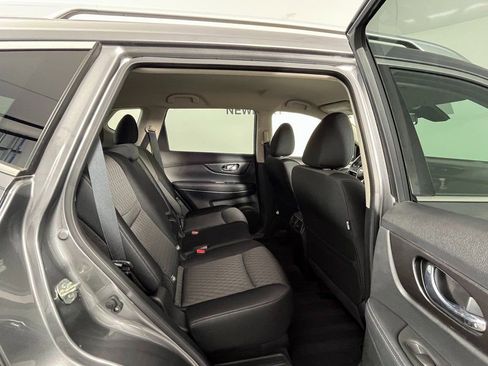 Used 2020 Nissan Rogue SV image 22