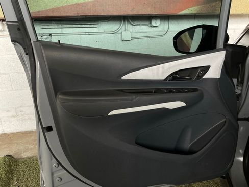 Used 2019 Chevrolet Bolt LT image 27