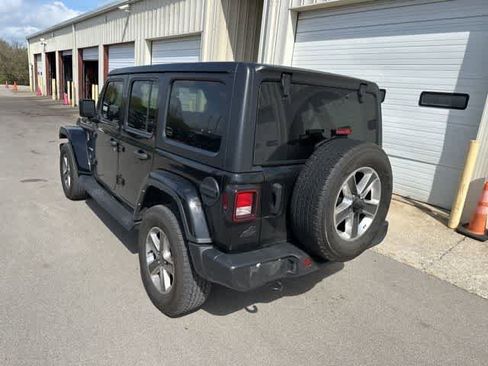 Used 2022 Jeep Wrangler Unlimited Sahara w/ Cold Weather Group image 13