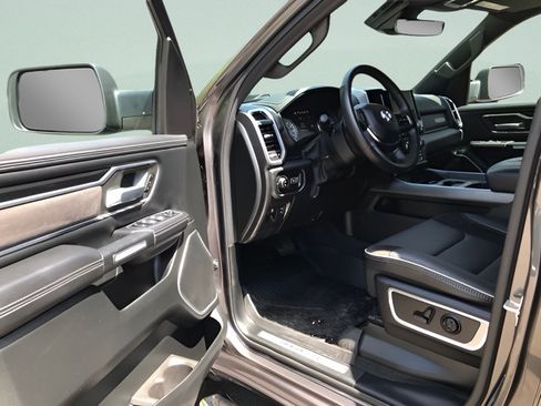 Used 2021 RAM 1500 Laramie w/ Sport Appearance Package AWD/4WD image 9