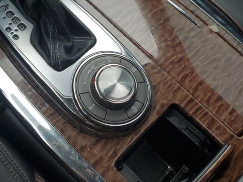 Used 2019 Nissan Armada Platinum image 25