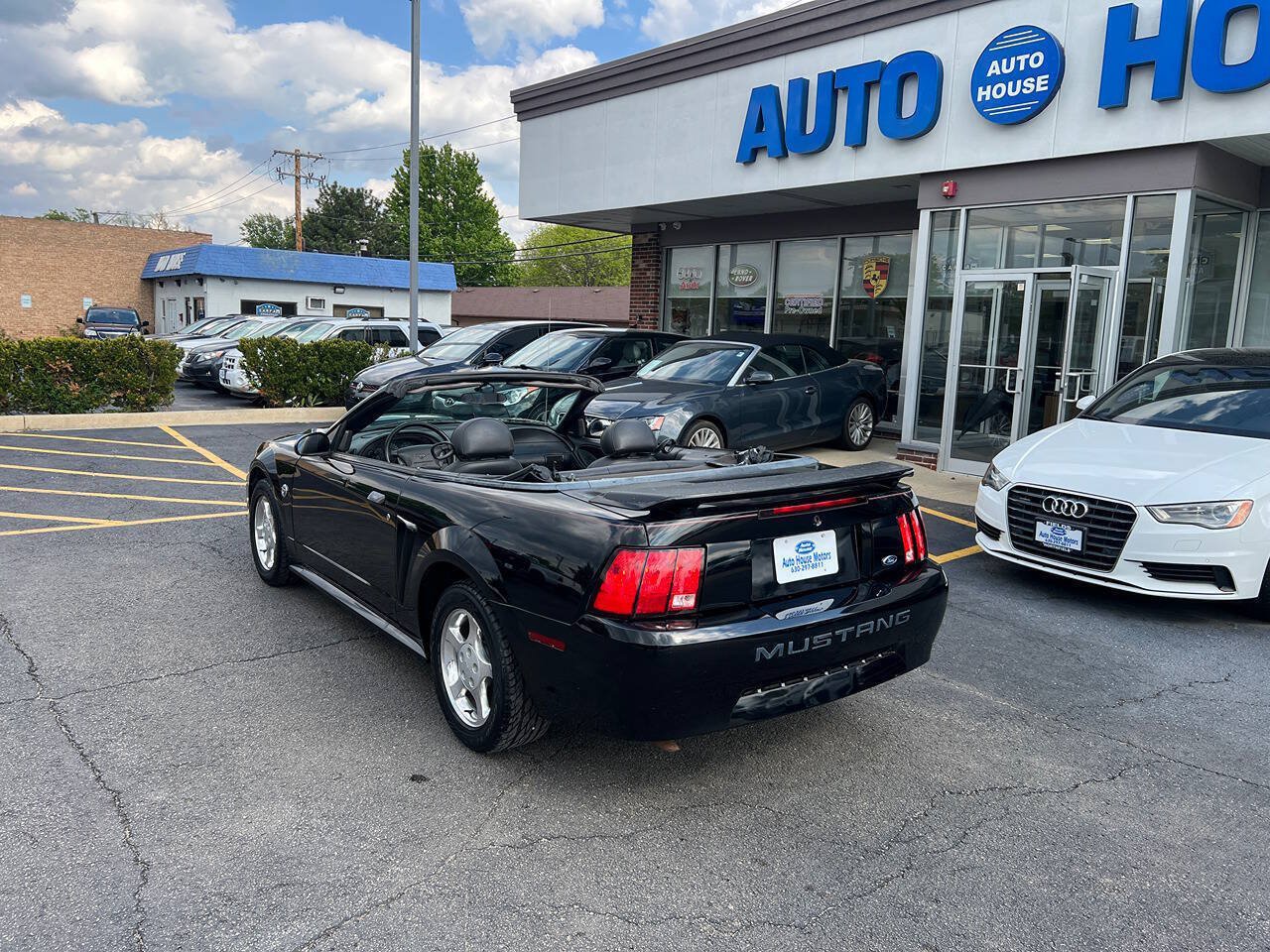 Used 2004 Ford Mustang Convertible RWD image 11
