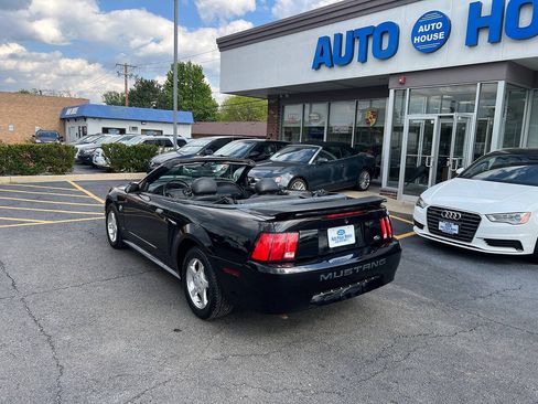 Used 2004 Ford Mustang Convertible RWD image 11