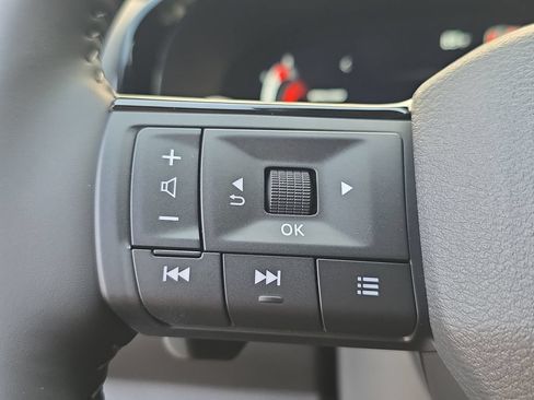 New 2026 Nissan Pathfinder SL FWD image 28