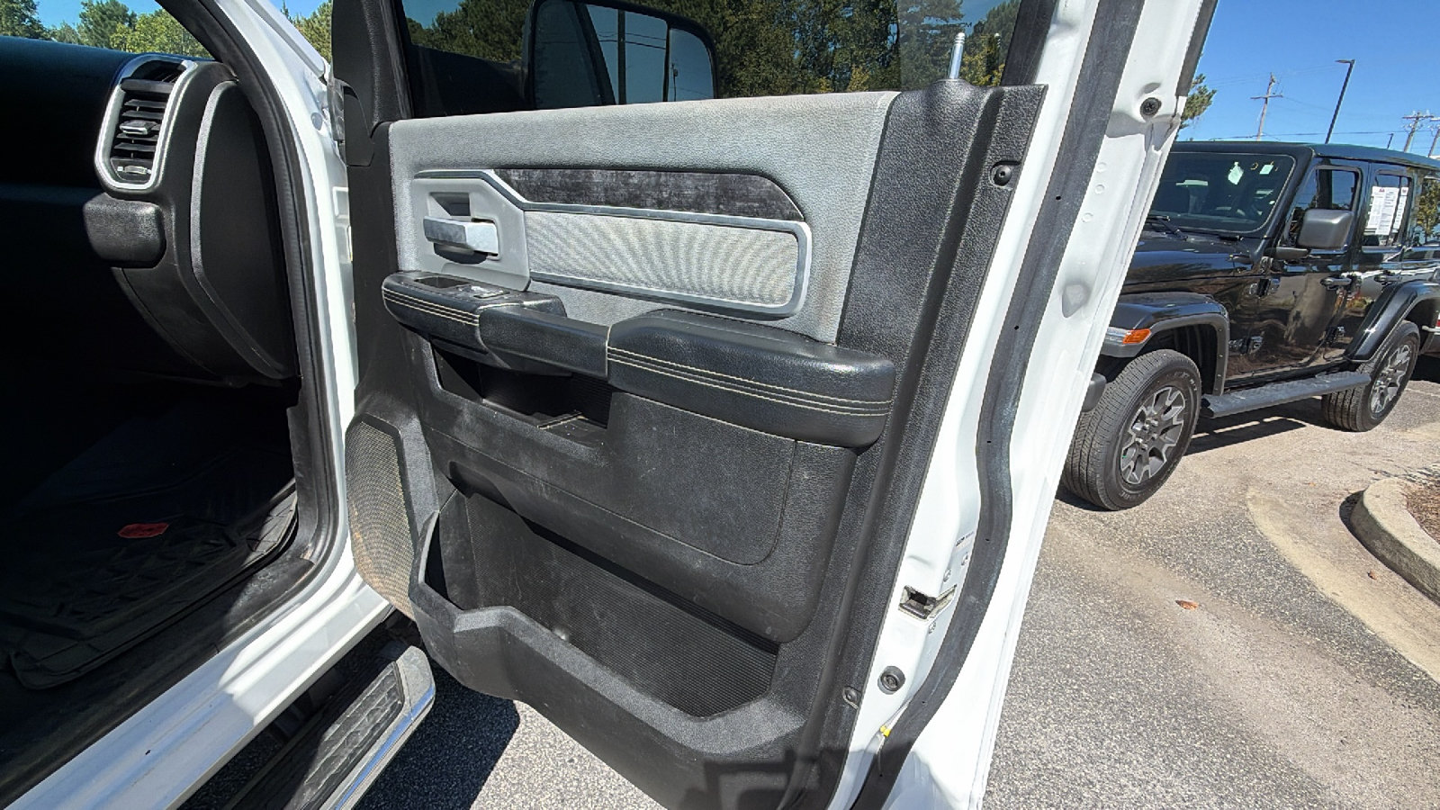 Used 2022 RAM 2500 Big Horn AWD/4WD image 18
