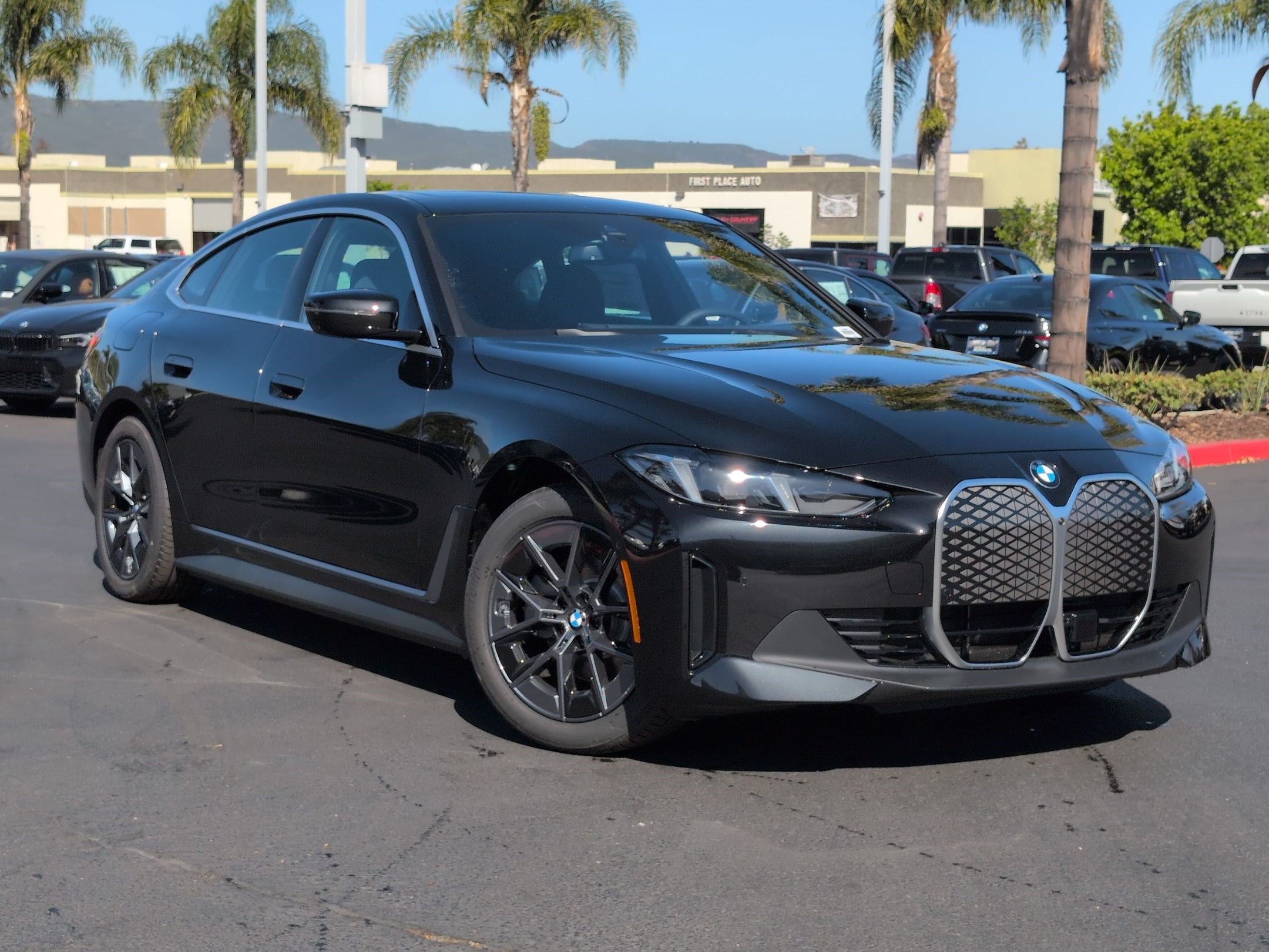 New 2026 BMW i4 eDrive40 w/ Parking Assistance Package RWD image 2