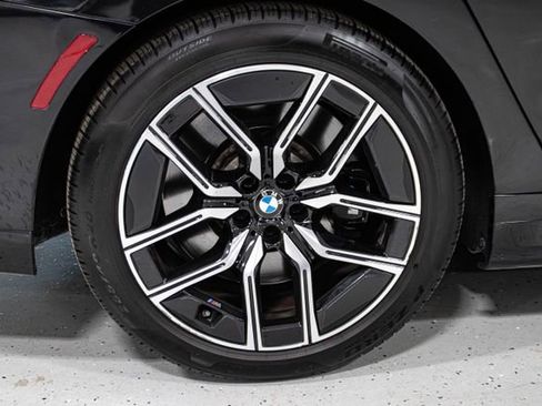 Used 2023 BMW 760i xDrive w/ Parking Assistance Package image 19