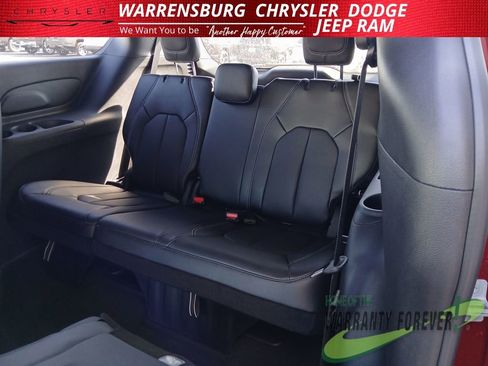 New 2026 Chrysler Pacifica Select FWD image 15