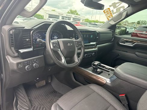 Certified 2024 Chevrolet Silverado 1500 RST AWD/4WD image 19