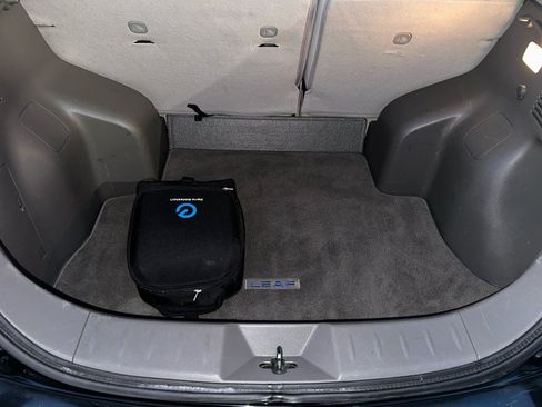 Used 2015 Nissan Leaf SV FWD image 36