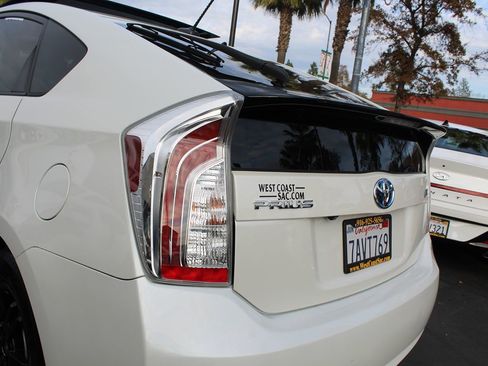 Used 2013 Toyota Prius Three image 16