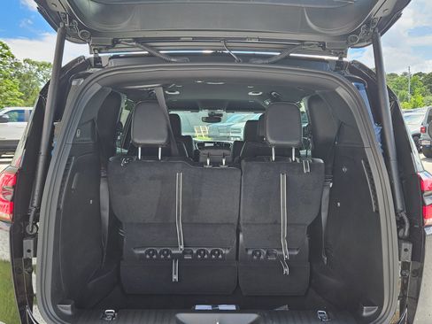 New 2027 Chrysler Pacifica Select FWD image 25