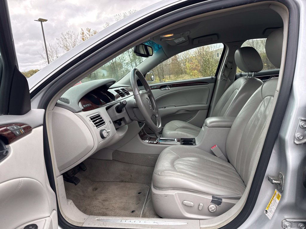 Used 2011 Buick Lucerne CXL FWD image 9